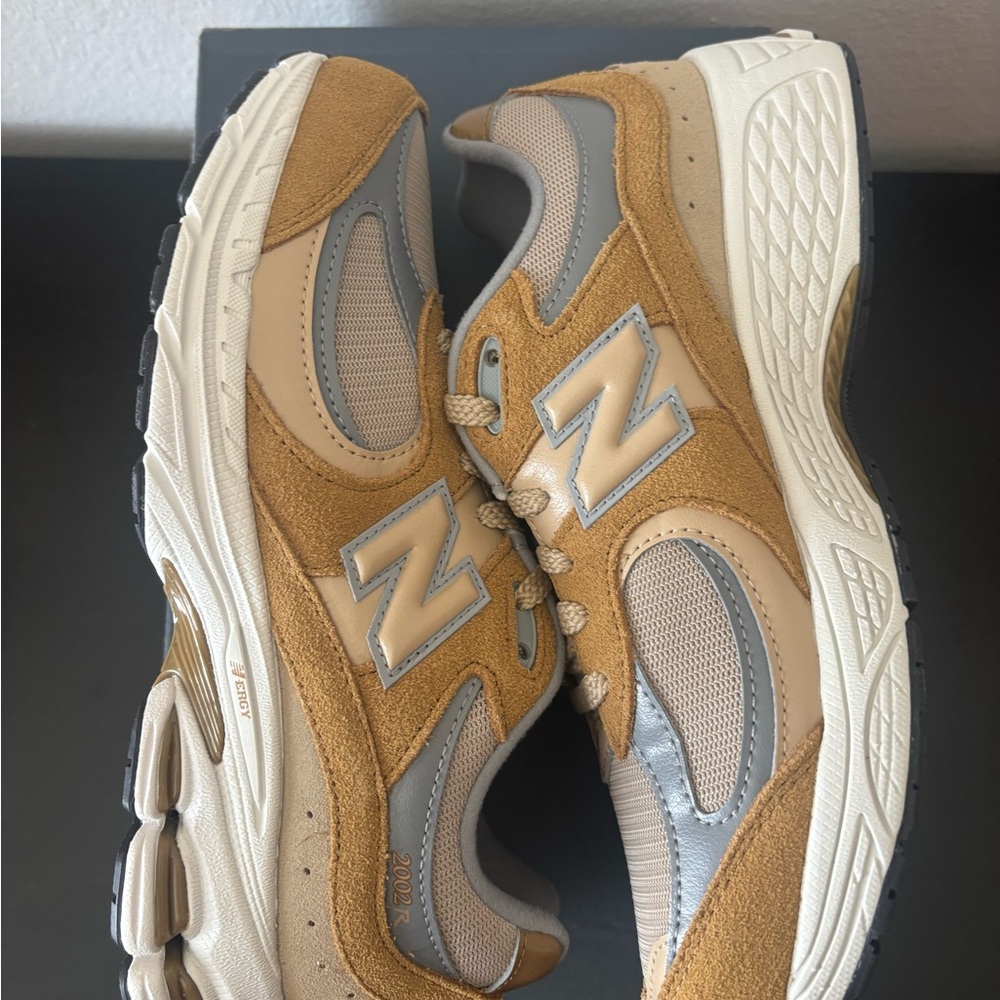 New Balance Tan and Gray Sneakers